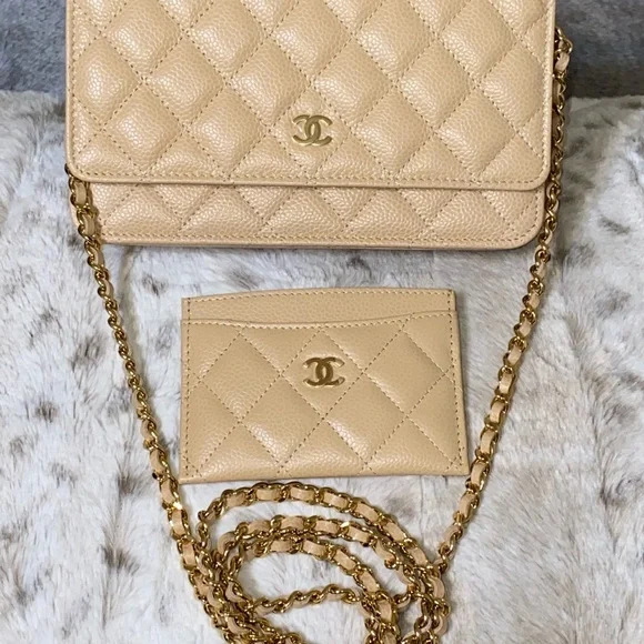 NWT CHANEL CARD HOLDER - Picture 7 of 15